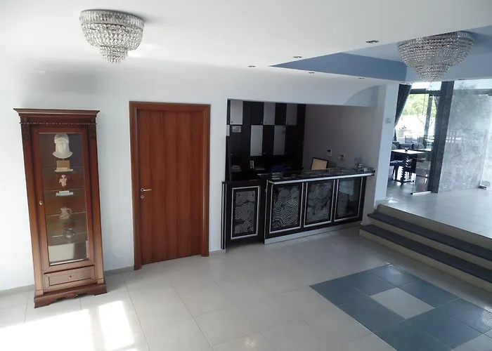 Plage Hotel Неа-Перамос