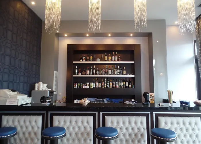 Plage Hotel Отель Неа-Перамос