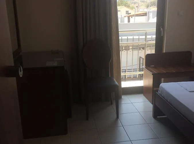 Plage Hotel 호텔 Néa Péramos